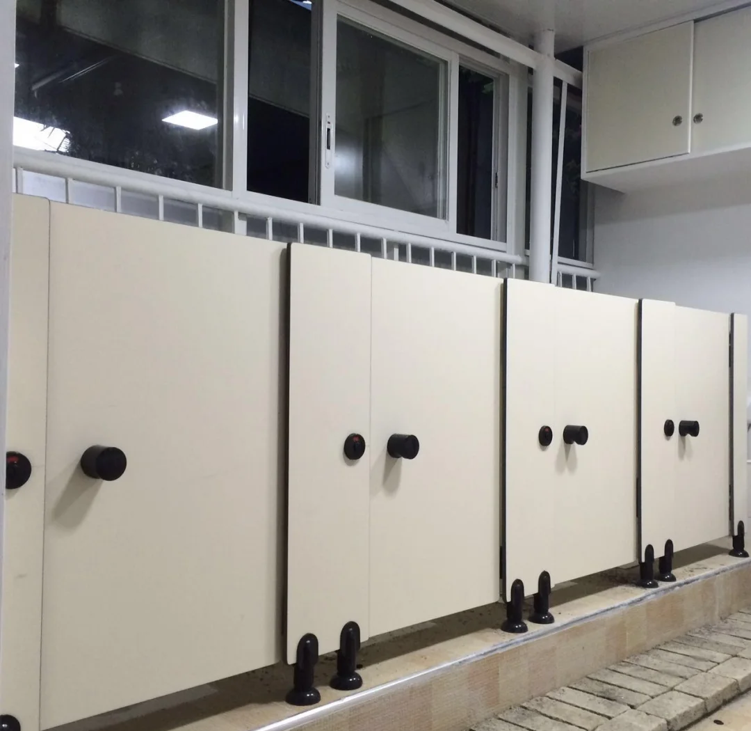 學(xué)校衛(wèi)生間隔斷 環(huán)保防潮，守護學(xué)生安全